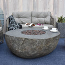 Vuurtafel Vesuvius op gas van Elementi gemaakt van vezelversterkt beton met een natuursteenlook