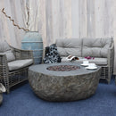 Vuurtafel Vesuvius op gas van Elementi gemaakt van vezelversterkt beton met een natuursteenlook